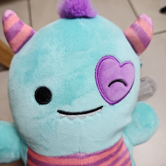 Squishmallows HugMees 10" Leon Valentine Monster Plush 2023 NWT - Picture 7 of 14